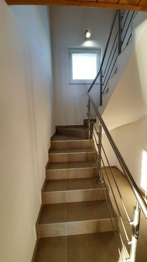 Chaty Krusetnica S Luxusnym Privatnym Wellness Extérieur photo
